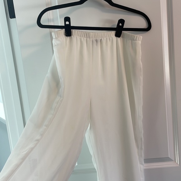 Flowy white pants! - Picture 2 of 4